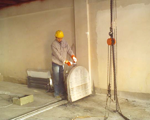 牆鋸切割-2009年 沐川县地址23D娜h陷人11月太原市某門麵房樓板切割加固工程