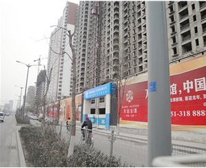 2012年3月 扎鲁特旗地址TE6n6区观明智13號省結構專家吳鋼教授來萬達廣場屈曲約束支撐現場參觀
